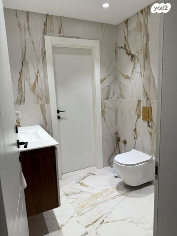 דו משפחתי, הרב אריה לוין, קרית מנחם בגין, רמלה