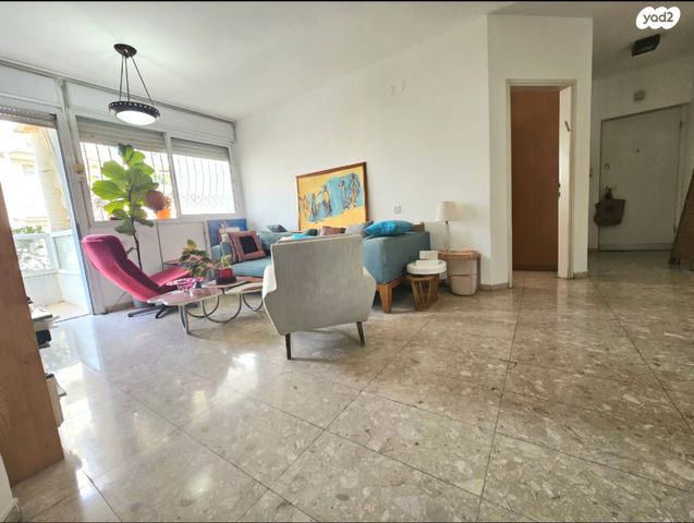 דרך זאב ז'בוטינסקי 117