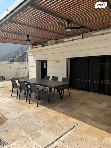 דו משפחתי, הרב אריה לוין, קרית מנחם בגין, רמלה