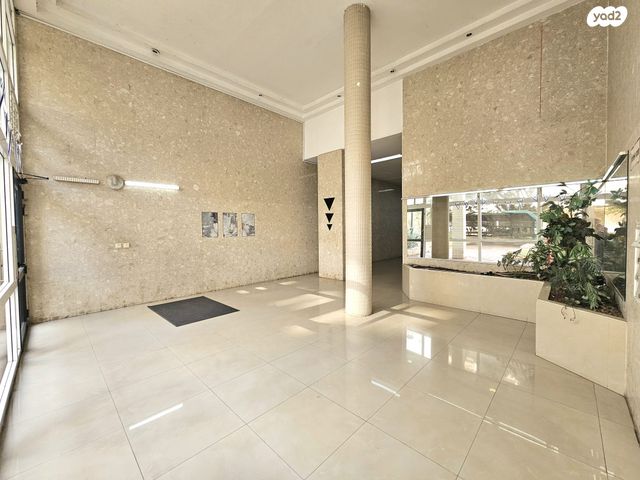 דירה, דרך זאב ז'בוטינסקי 117, נחלת גנים, רמת גן