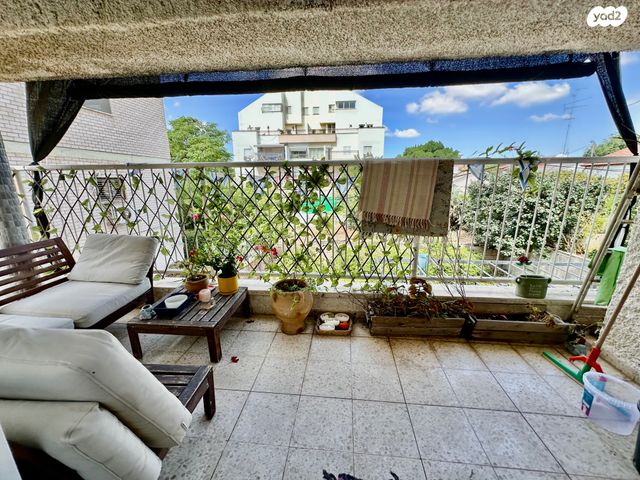 דירה, קרית ספיר, כפר סבא