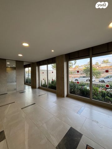 גג/ פנטהאוז, משכנות גבעת זאב, גבעת זאב