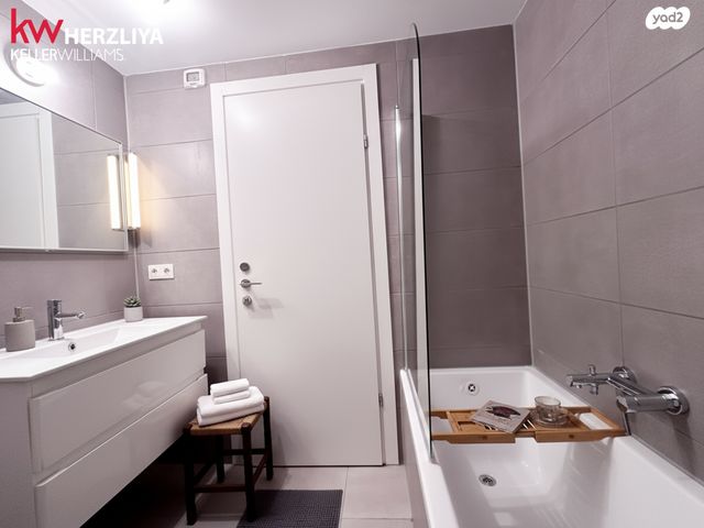 דירה, הר מירון 4, נווה ישראל, הרצליה