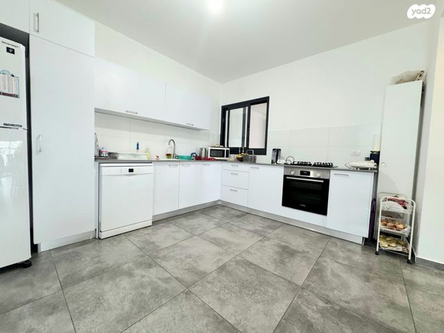 דירה, אהבת אדם 38, שרונה, כפר יונה