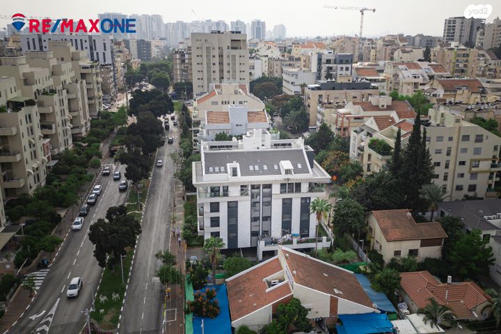 דופלקס, ברל כצנלסון, כפר סבא