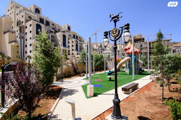 מגרשים, החליל, שאר העיר, גבעת זאב