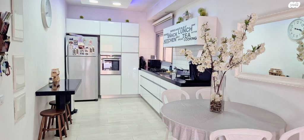 דירה, ישראל פולי פוליאקוב, קרית האמנים, מצליח, רמלה