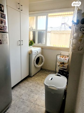 דירה, מורדי הגטאות, שיכוני המזרח, ראשון לציון