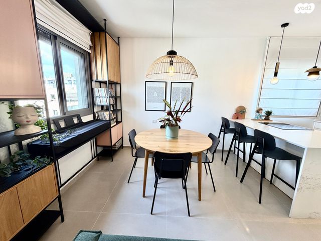 דירה, א.ד. גורדון, א' / צפון מזרח העיר, רחובות