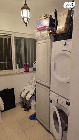 דירה, מרדכי אלקחי, ארמון הנציב, תלפיות מזרח, ירושלים