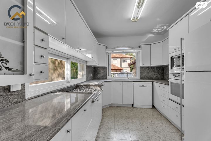 בית פרטי/ קוטג', הדר, הוד השרון