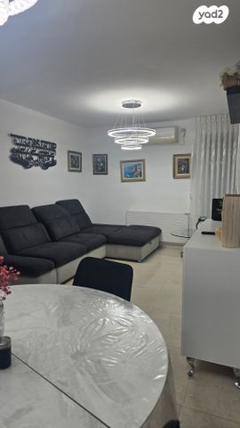 דירה, מרדכי אלקחי, ארמון הנציב, תלפיות מזרח, ירושלים