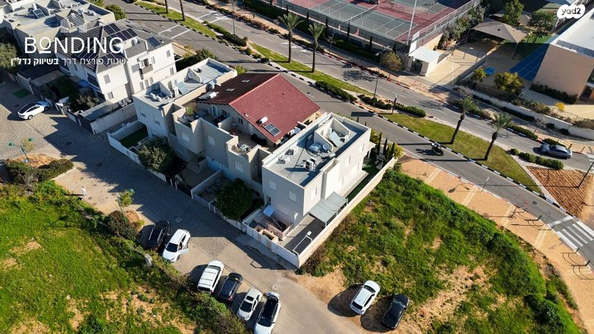 דו משפחתי, 212 מערב, אבן יהודה