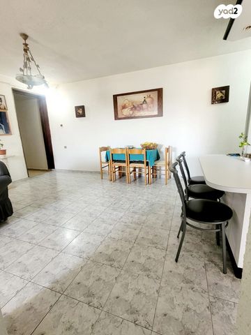 דירה, מורדי הגטאות, שיכוני המזרח, ראשון לציון