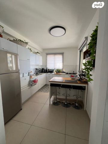 דירה, יוחנן הסנדלר 8, בת ים