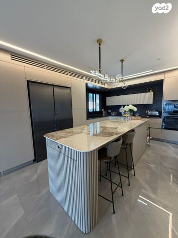 דירה, עוזי נרקיס, קרית רבין, חולון