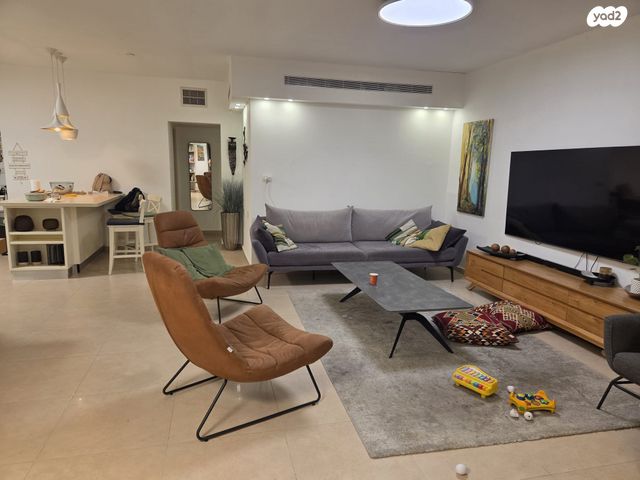 גג/ פנטהאוז, עמיאל רוז'נסקי, אפרים, רחובות