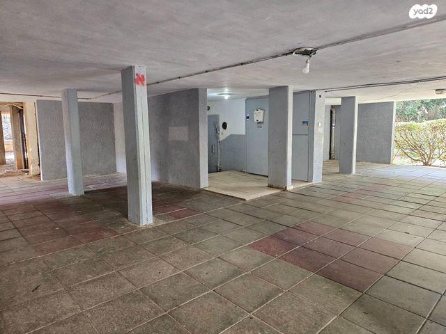 דירה, מבצע ליטני 10, אושיות, רחובות