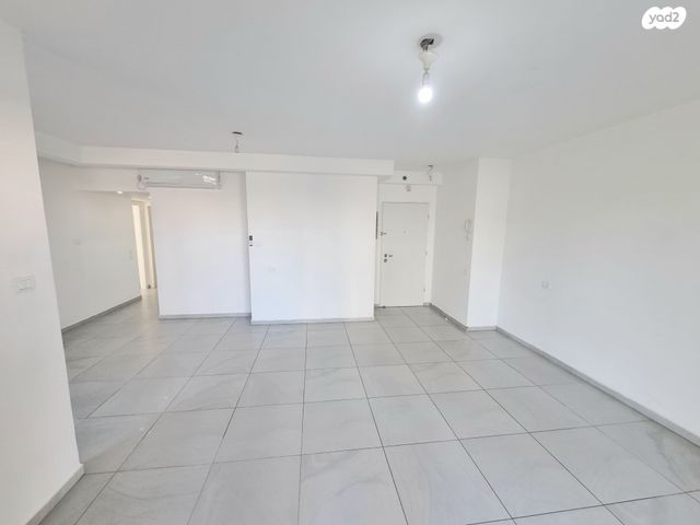 דירה, יוסף אבו, נתיבות מערב, נתיבות