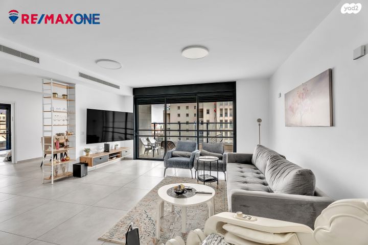 דופלקס, ברל כצנלסון, כפר סבא