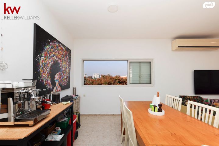 גג/ פנטהאוז, עקיבא, 2004, רעננה