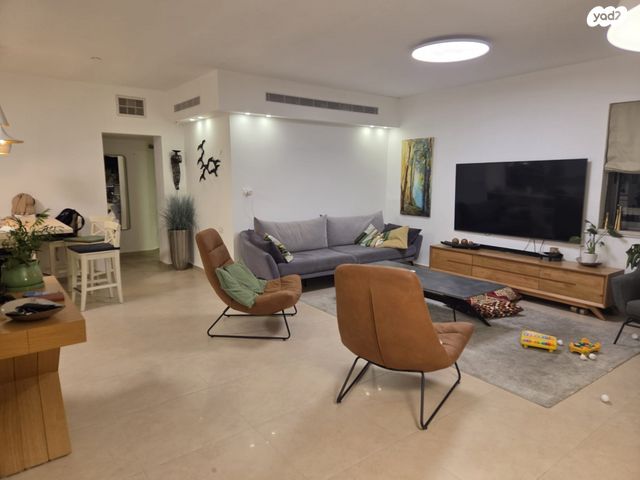 גג/ פנטהאוז, עמיאל רוז'נסקי, אפרים, רחובות