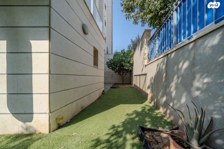 דירת גן, שוהם, אבני חן, חריש