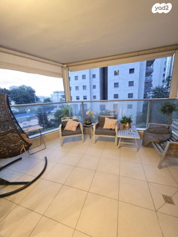 דירה, יעקב פיכמן 25, ח-501, חולון