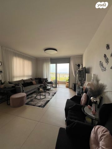 דירה, יוחנן הסנדלר 8, בת ים