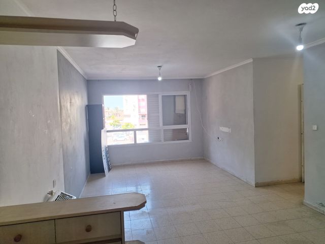 דירה, הרב יצחק בן חנן, נאות גנים, נתניה