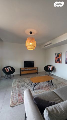 דירה, אהוד מנור, עיר ימים, נתניה