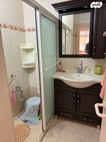 דירה, דרך ההגנה, נווה ברבור, כפר שלם מערב, תל אביב יפו