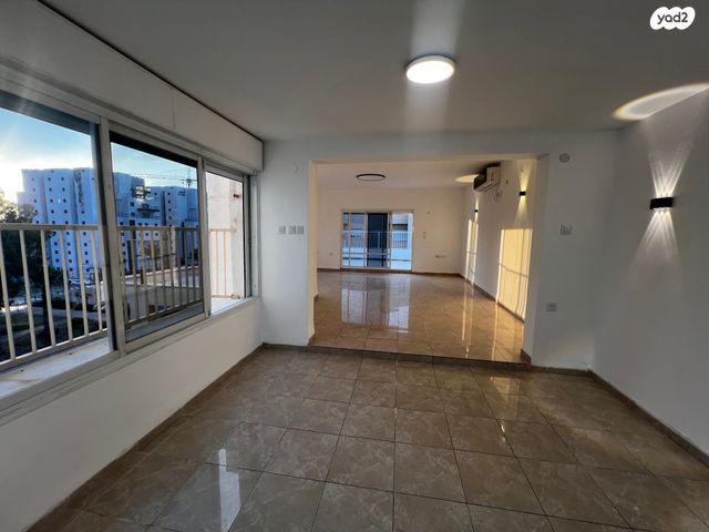 גג/ פנטהאוז, שדרות רוברט סולד 26, קרית ים  א', קרית ים