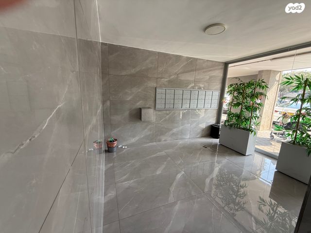 דירה, דרך ההגנה, נווה ברבור, כפר שלם מערב, תל אביב יפו