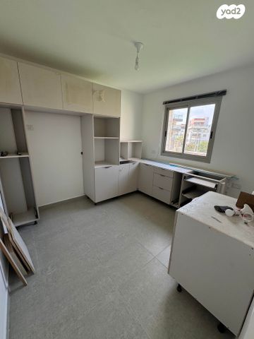 דירת גן, יצחק שמיר, מורשת, מודיעין מכבים רעות