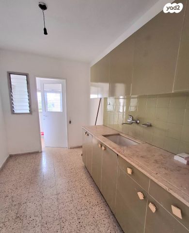 הרי יהודה 52