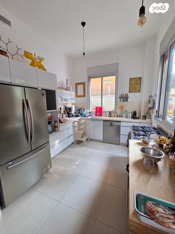 דירת גן, הל"ה, גבעתיים