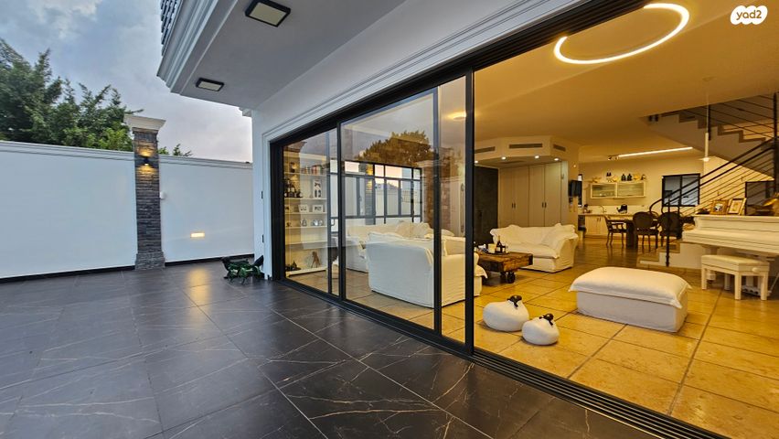 בית פרטי/ קוטג', שמחה הולצברג 1, גולן, רמת השרון