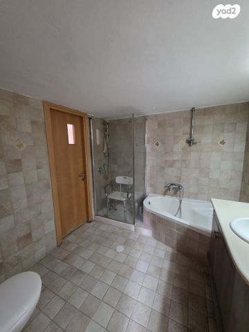 דירה, זאב ז'בוטינסקי, טלביה, קוממיות, ירושלים