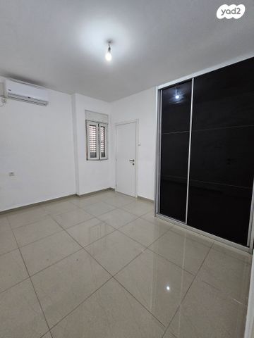 דירה, קרית אתא