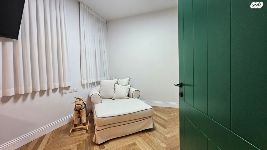 בית פרטי/ קוטג', שמחה הולצברג 1, גולן, רמת השרון