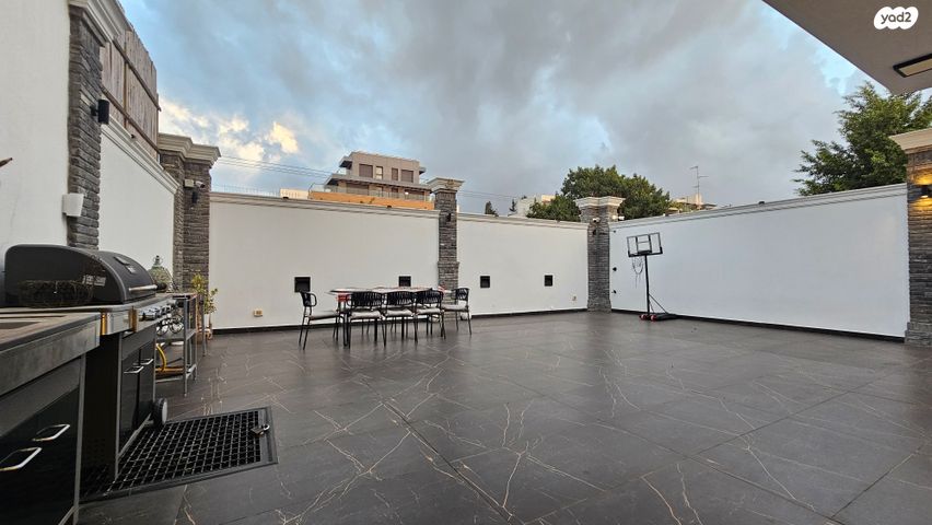 בית פרטי/ קוטג', שמחה הולצברג 1, גולן, רמת השרון