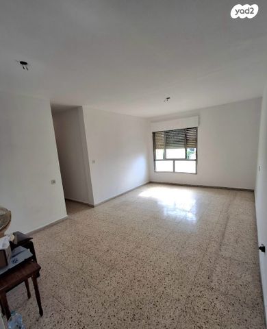 הרי יהודה 52