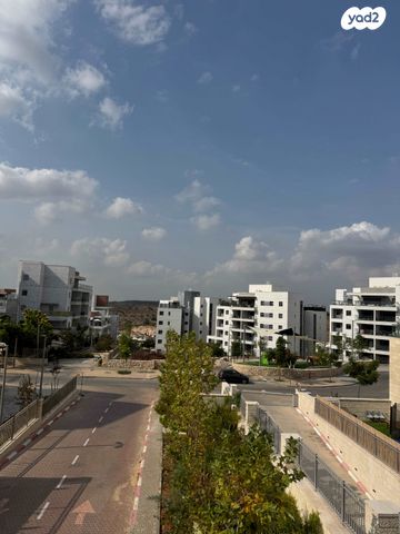 דירת גן, יצחק שמיר, מורשת, מודיעין מכבים רעות