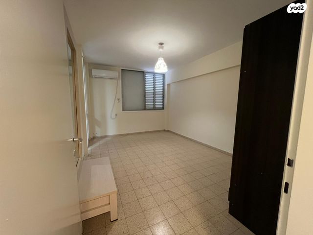 דירה, חנה סנש, מוצקין הותיקה, קרית מוצקין