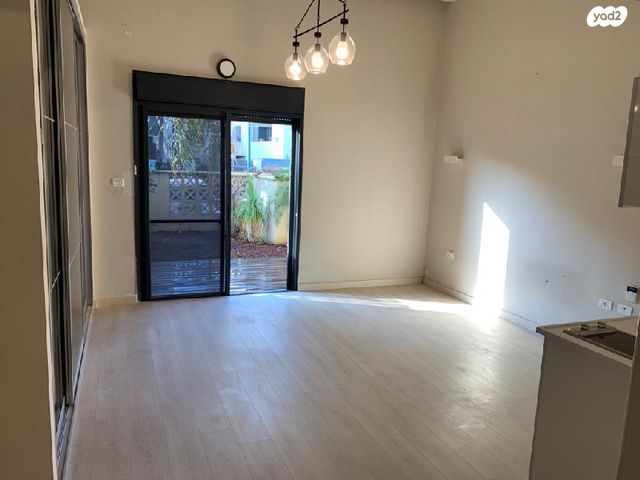 יחידת דיור, טירת שלום, נס ציונה