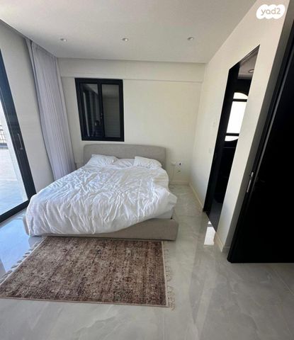 גג/ פנטהאוז, עג'מי, גבעת העליה, תל אביב יפו