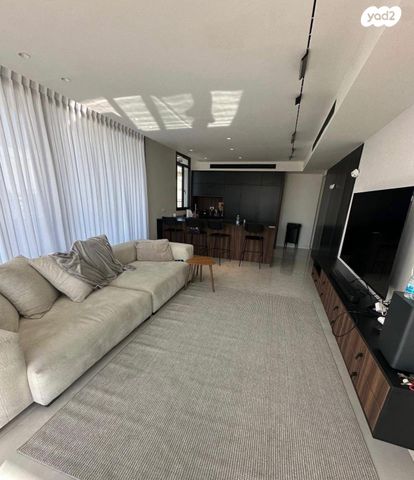 גג/ פנטהאוז, עג'מי, גבעת העליה, תל אביב יפו