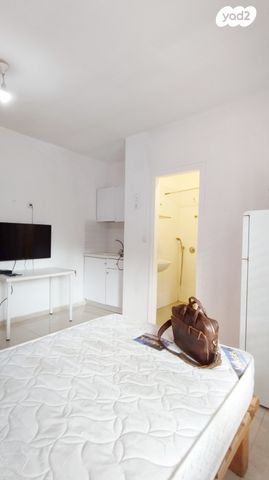 יחידת דיור, אריה בן אליעזר, רמז, מערב ותיק, ראשון לציון