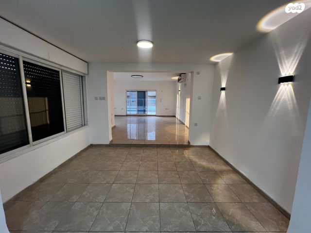 גג/ פנטהאוז, שדרות רוברט סולד 26, קרית ים  א', קרית ים